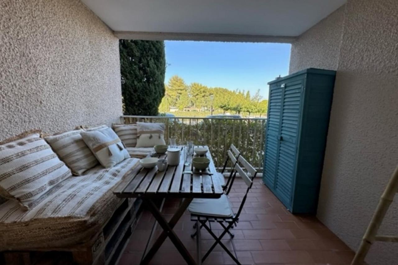 Very Cosy Apartment At 200 M From The Beaches La Londe-les-Maures Eksteriør bilde