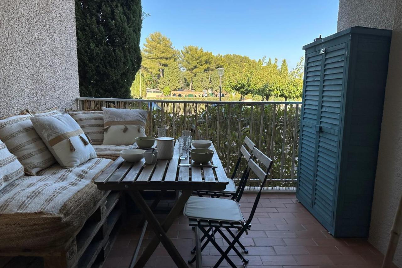 Very Cosy Apartment At 200 M From The Beaches La Londe-les-Maures Eksteriør bilde