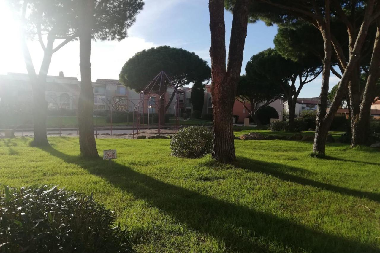 Very Cosy Apartment At 200 M From The Beaches La Londe-les-Maures Eksteriør bilde